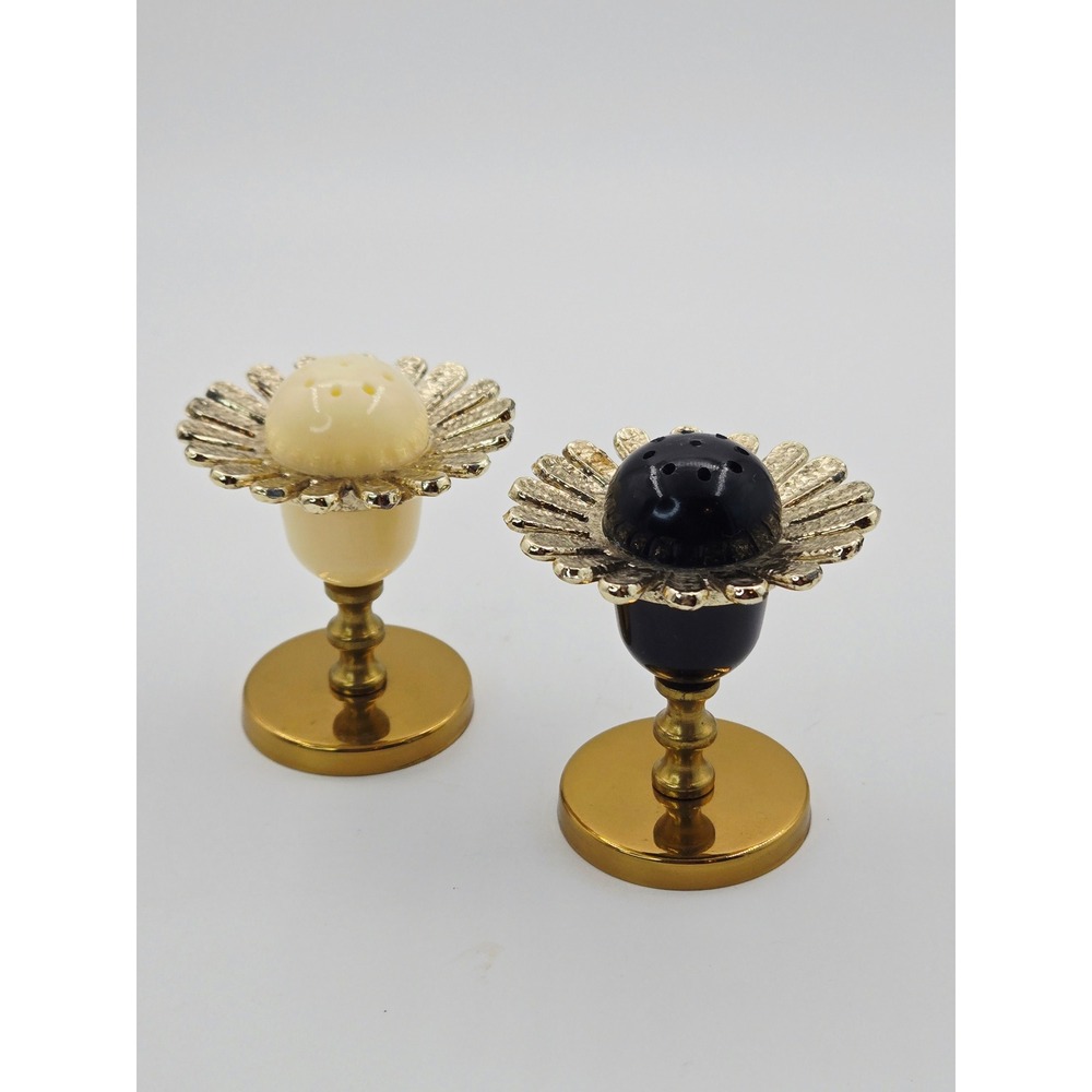 Vintage MCM Jameco Metal Daisy Salt & Pepper Shakers Individual Pedestal Base